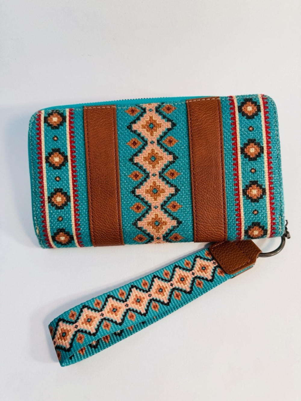 Wrangler Turquoise Embroidered Wallet with Brown Accents and Wristlet - Picture 3 of 6